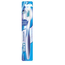Oral-B Pro-Expert CrossAction 40 Setole Medie 1 Spazzolino Oral-B Pro-Expert CrossAction 40 Setole Medie 1 Spazzolino