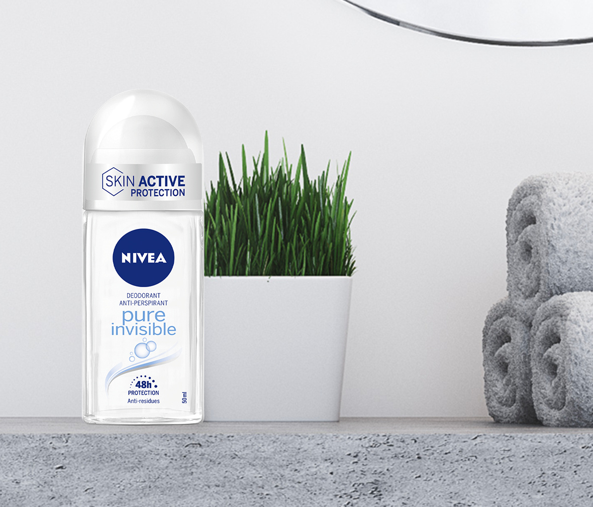 Nivea Pure Invisible Deodorante Roll On 50 ml, Deodorante antitraspirante senza residui sui tessuti
