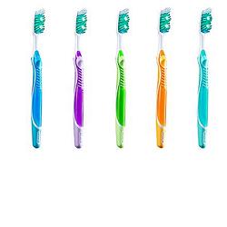 Oral-B Advantage Artica Spazzolino Manuale Effetto Sbiancante 35 mm