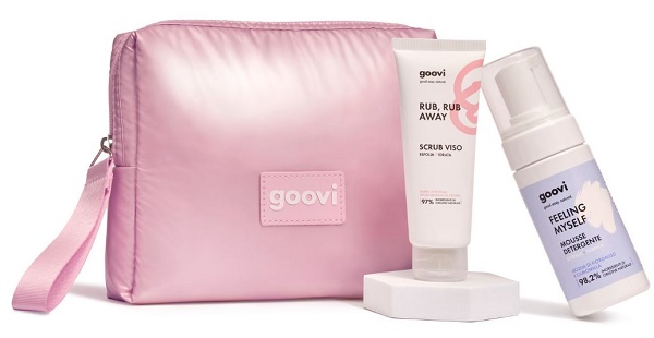 Goovi Cofanetto Regalo Natale Detersione Scrub Viso + Mousse Detergente + Pochette Omaggio