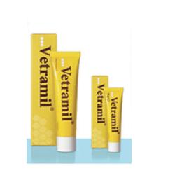 Vetramil Pomata Veterinaria Al Miele Antiprurito 10 g Vetramil Pomata Veterinaria Al Miele Antiprurito 10 g