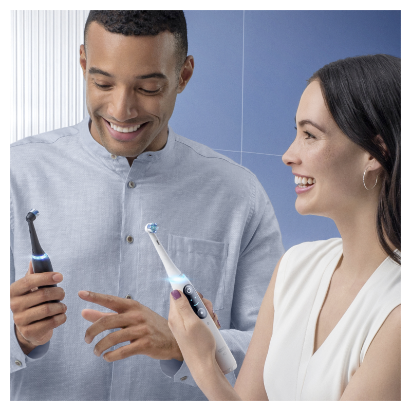 Oral-B Spazzolino Elettrico Ricaricabile iO 8S Nero, 2 Testine, 1 Custodia Da Viaggio, 1 Spazzolino
