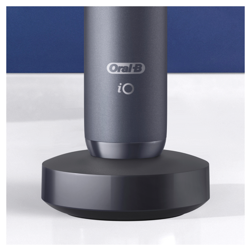 Oral-B Spazzolino Elettrico Ricaricabile iO 8S Nero, 2 Testine, 1 Custodia Da Viaggio, 1 Spazzolino